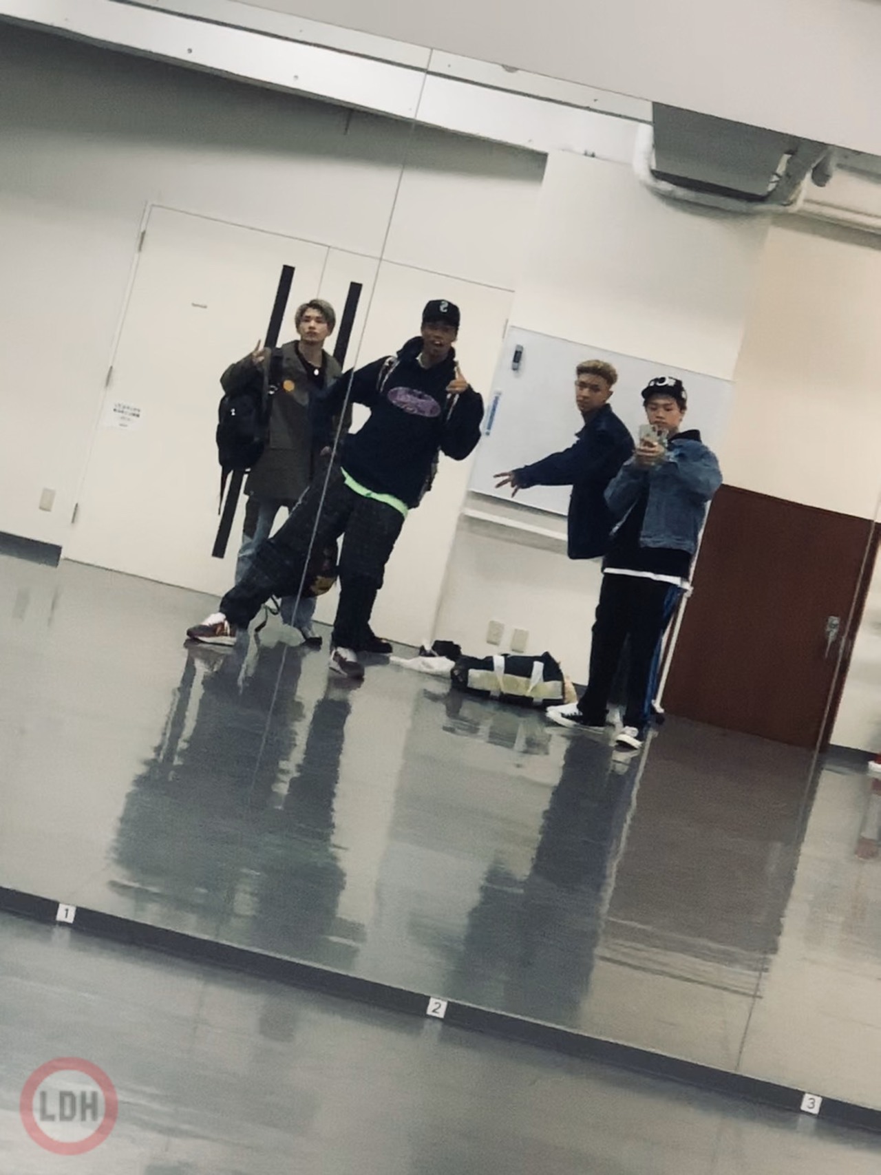 💆🏻‍♂🚉🍹👨‍👦 | PSYCHIC FEVER MEMBER BLOG | LDH mobile